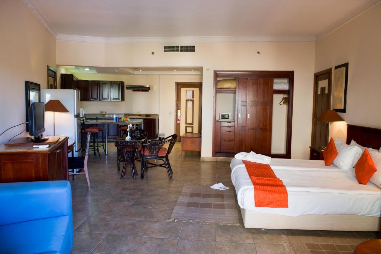 Swiss Inn Plaza Hotel 6th of October City Bagian luar foto