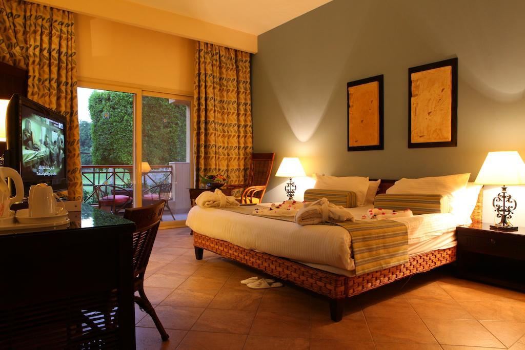 Swiss Inn Plaza Hotel 6th of October City Bagian luar foto
