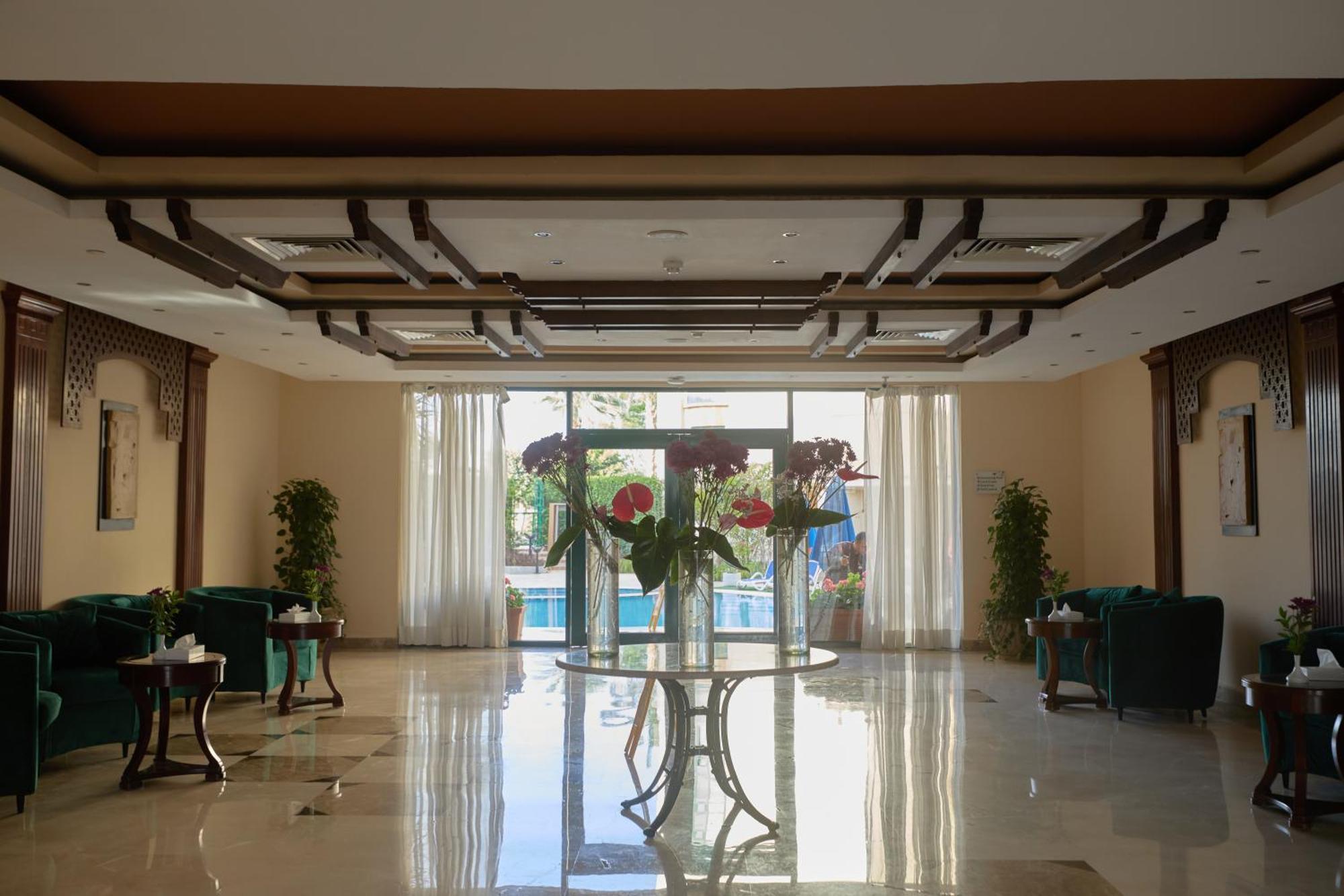 Swiss Inn Plaza Hotel 6th of October City Bagian luar foto