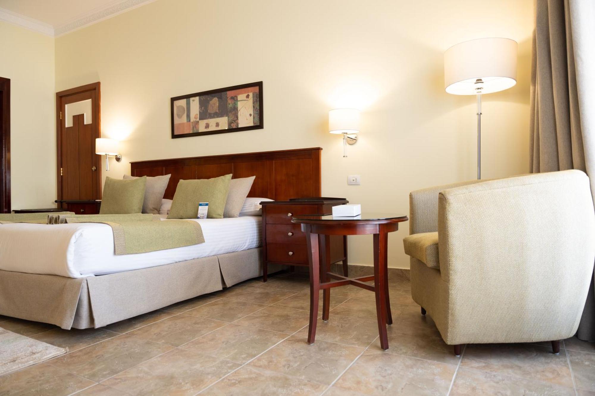 Swiss Inn Plaza Hotel 6th of October City Bagian luar foto