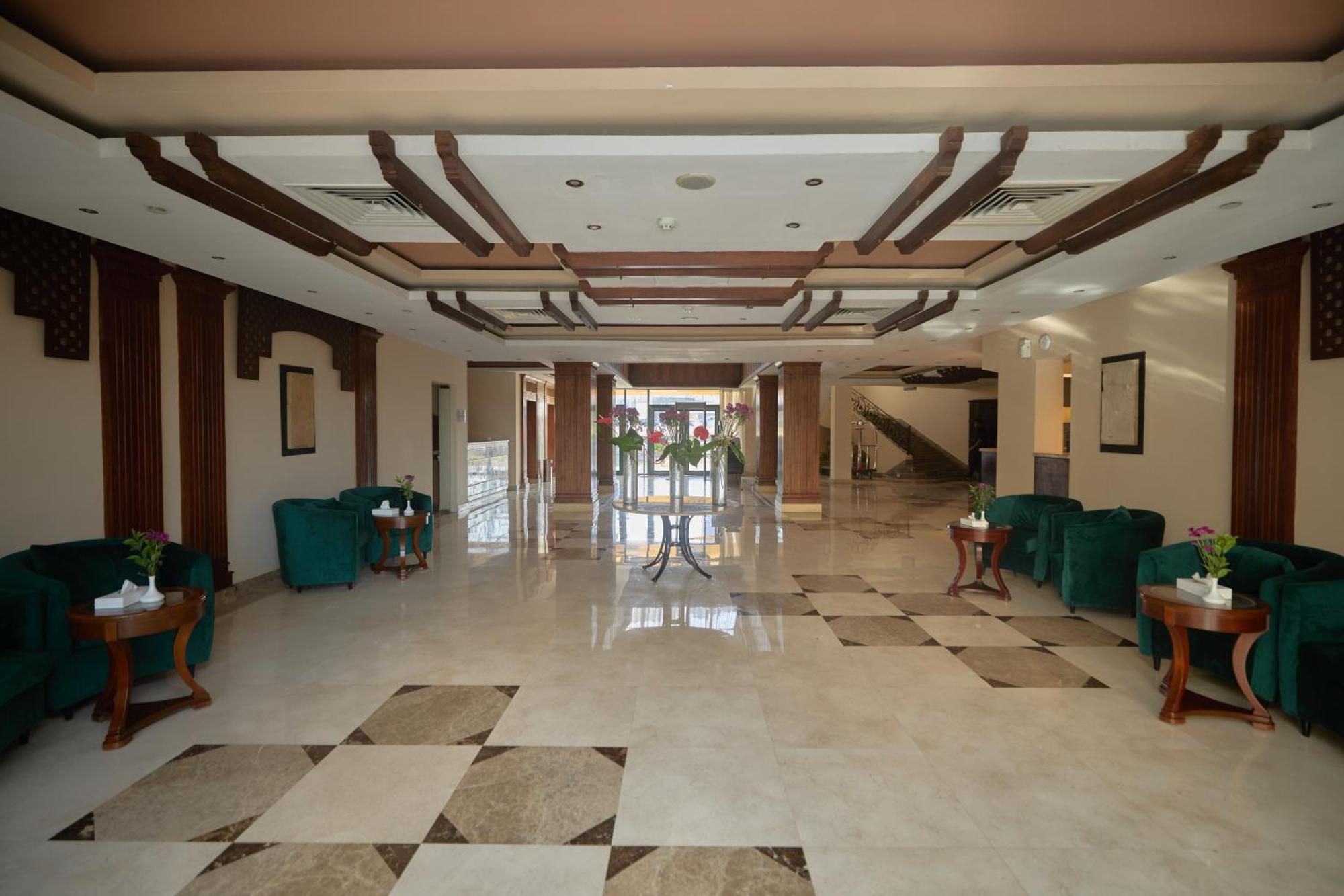 Swiss Inn Plaza Hotel 6th of October City Bagian luar foto